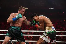 ¡Duelazo! Saúl "Canelo" Álvarez vence a Jaime Munguía por decisión unánime