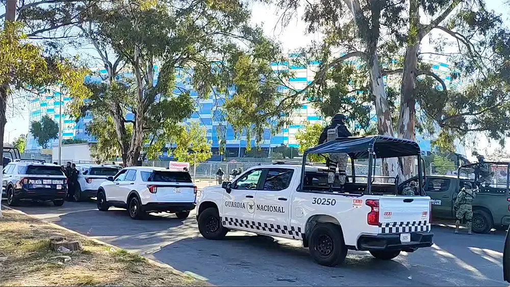 Mega operativo saca a la 28 de Octubre del Estadio Cuauhtémoc