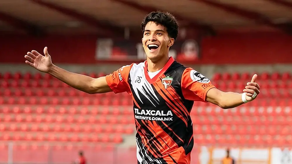 Coyotes Tlaxcala: Erik Robles destaca en Equipo de la Jornada 12
