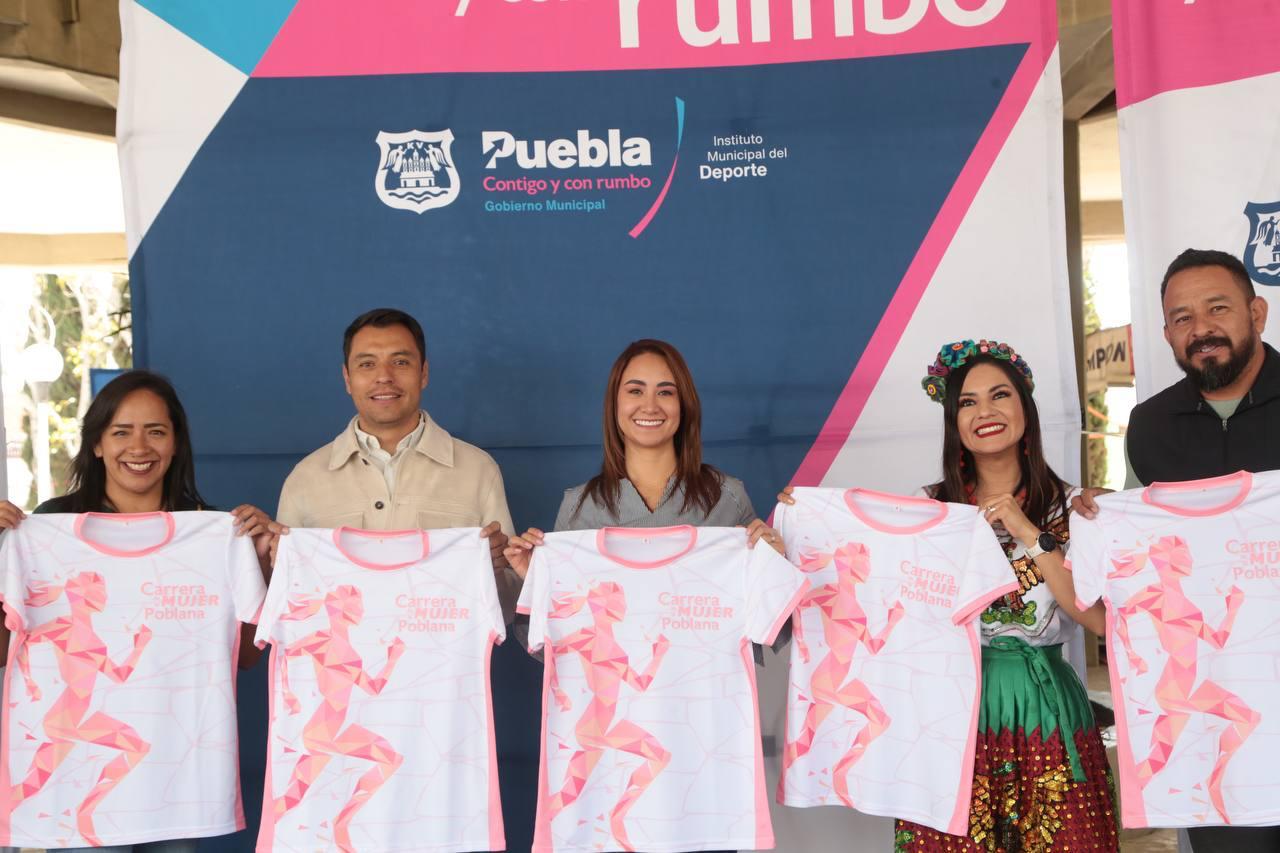 Presentan playera conmemorativa de Carrera de la Mujer Poblana 2024