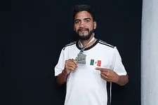 Emmanuel Escobar, un poblano triunfando en el street soccer