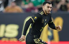 Luis Chávez, baja del “Tricolor”; sufre rotura de ligamento cruzado