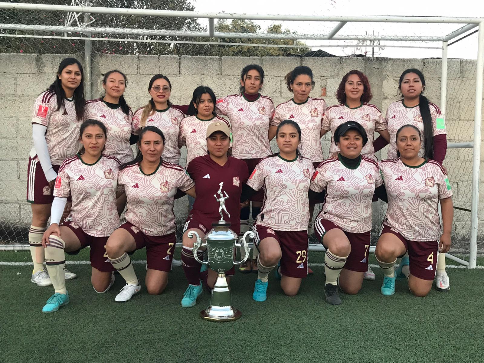 Se corona Piernas de Oro en liga femenil de Acajete