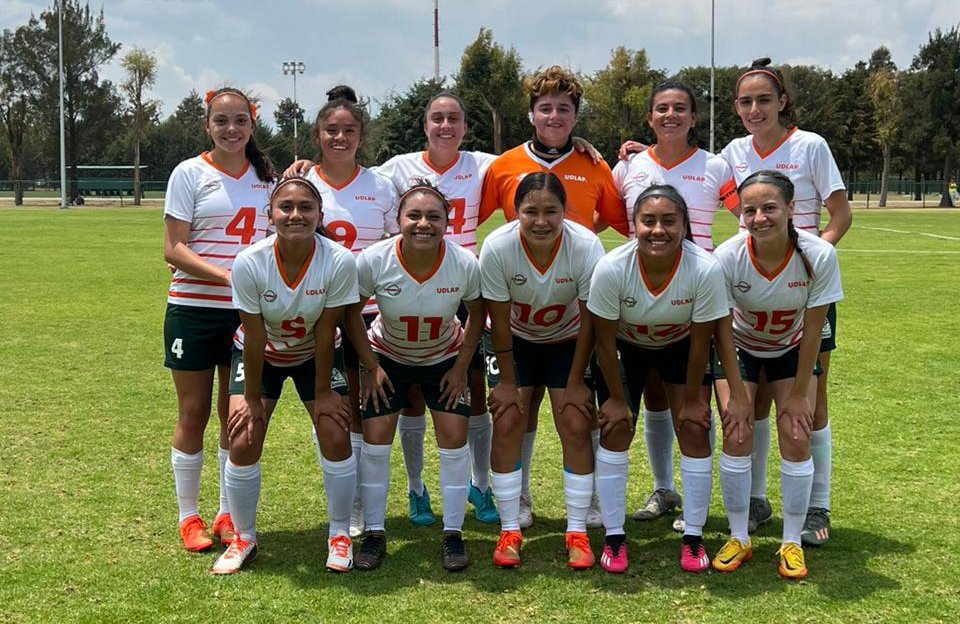 Gustando y goleando, Aztecas UDLAP se mete a la semifinal del CUTT