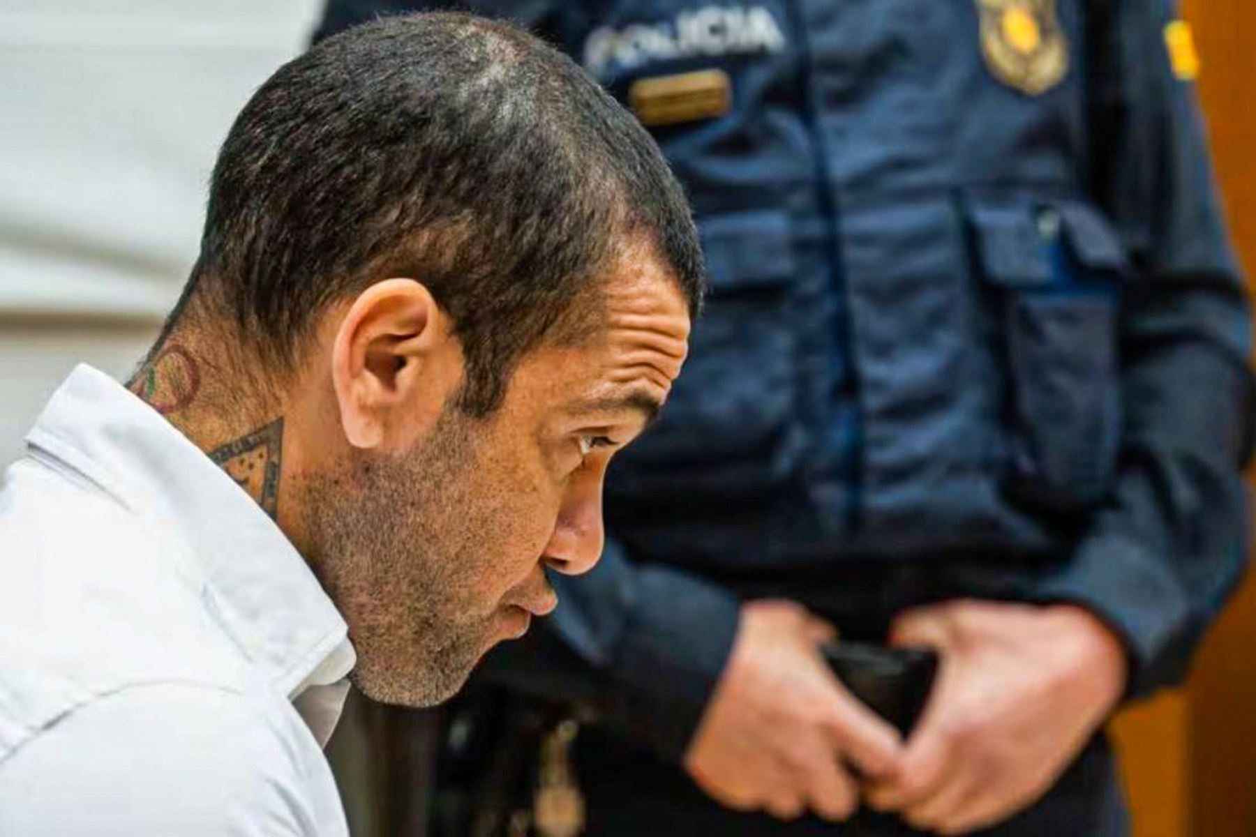 Tras un año recluido, Dani Alves sale de prisión tras pagar millonaria fianza