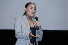 "La Barby" Juárez motiva a jóvenes poblanos con ponencia especial