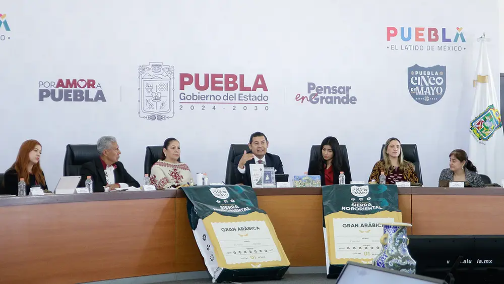 Presumen obra comunitaria deportiva de 2025