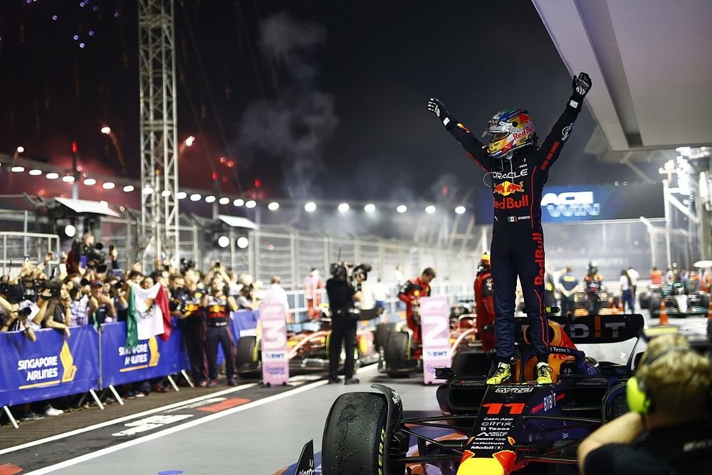 Conquista "Checo" Pérez el Gran Premio de Singapur