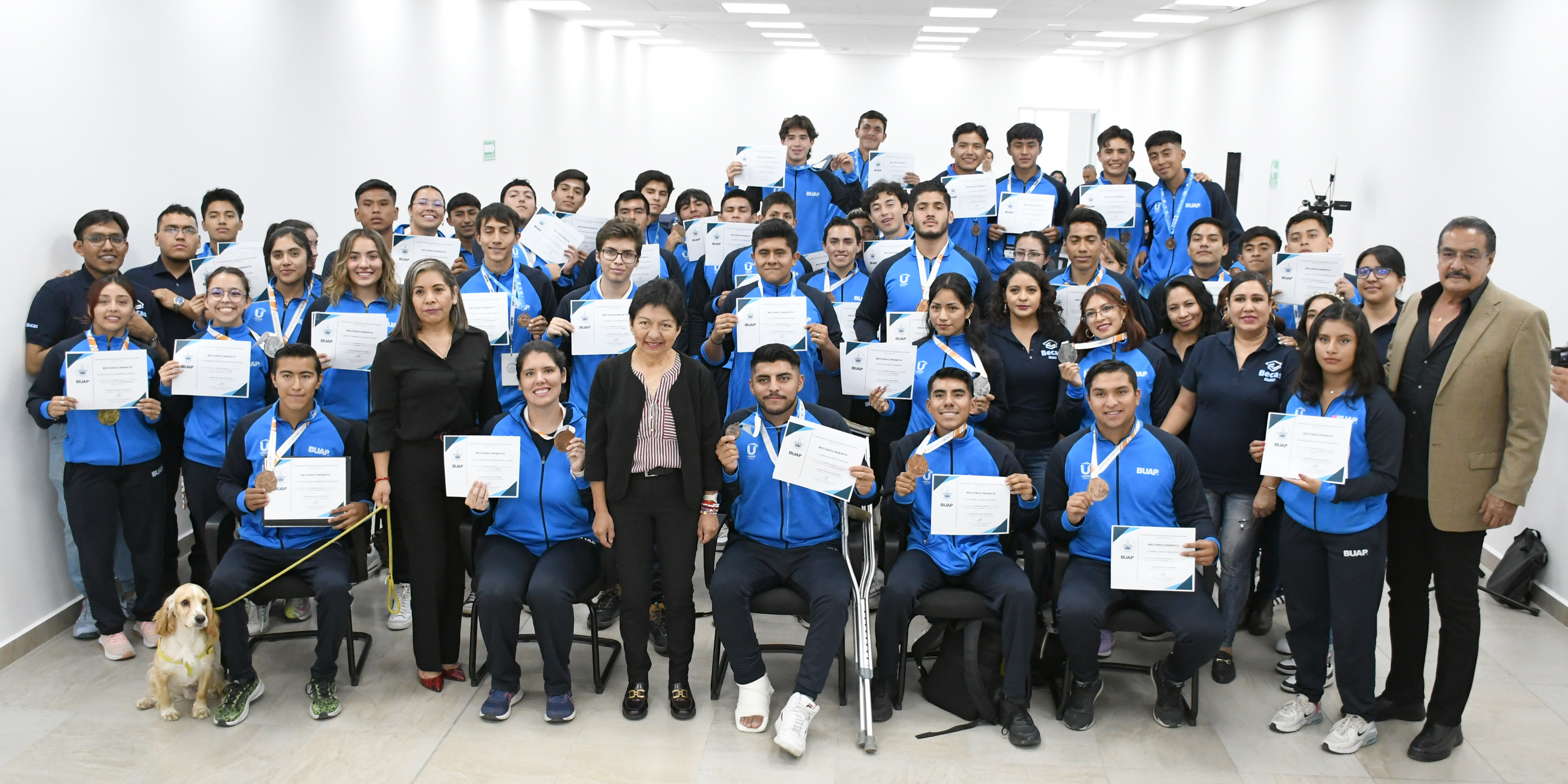 Entrega BUAP becas a medallistas de la Universiada Nacional 2023