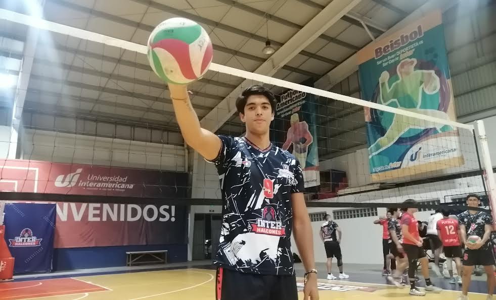 Pablo Restrepo, representando con orgullo a la Inter y el voleibol colombiano