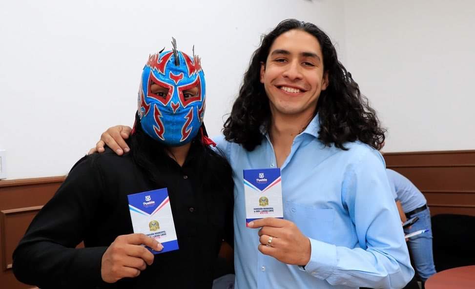 Nacen 12 nuevos luchadores profesionales en Puebla