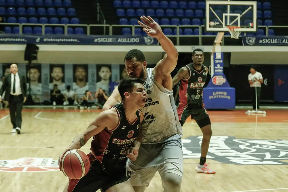 Lobos Plateados le quitan el invicto a Plateros de Fresnillo