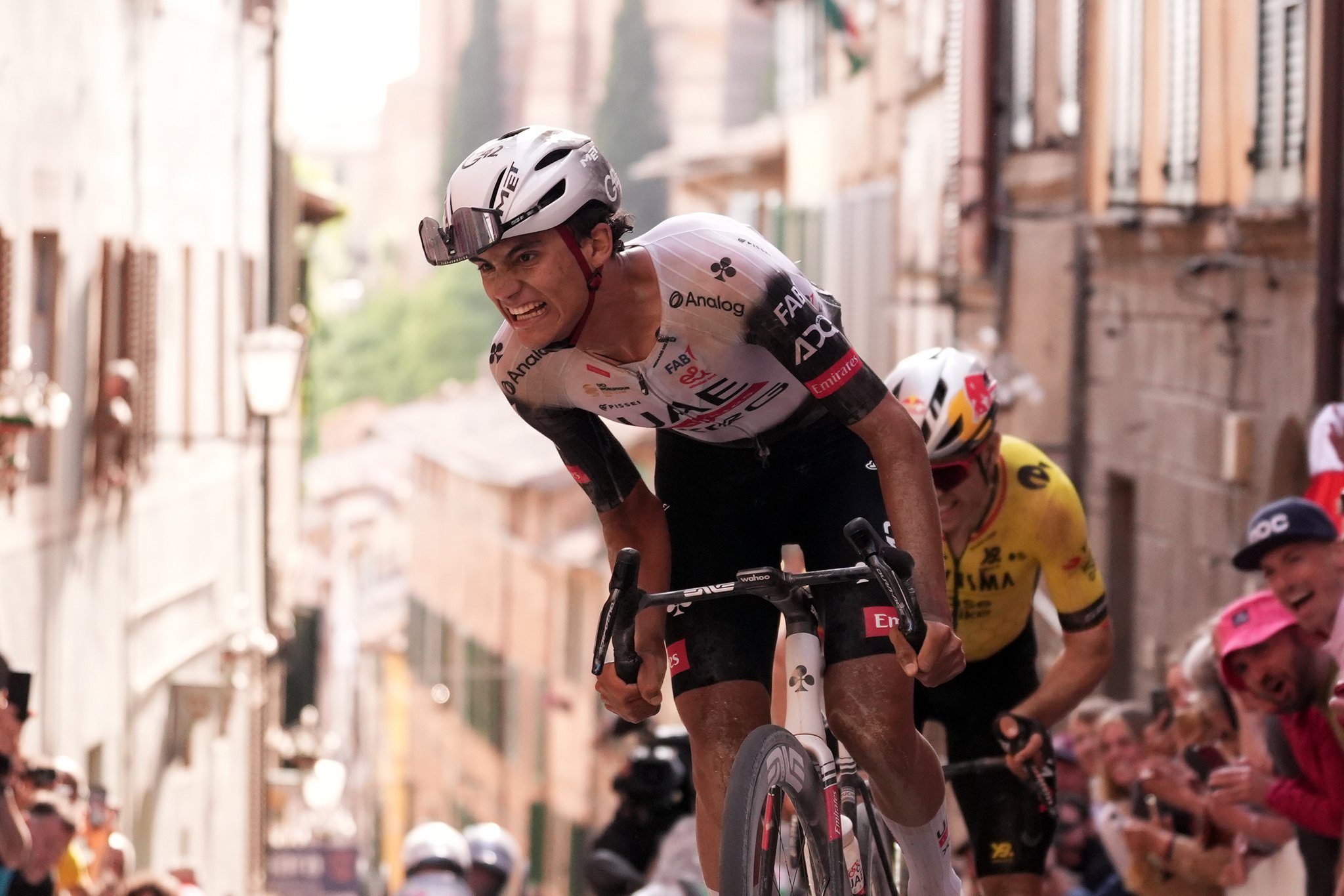 Isaac del Toro, primer mexicano en ser líder en Giro de Italia