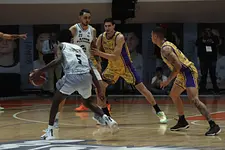 Lobos Plateados debutan con triunfo ante Dorados de Chihuahua
