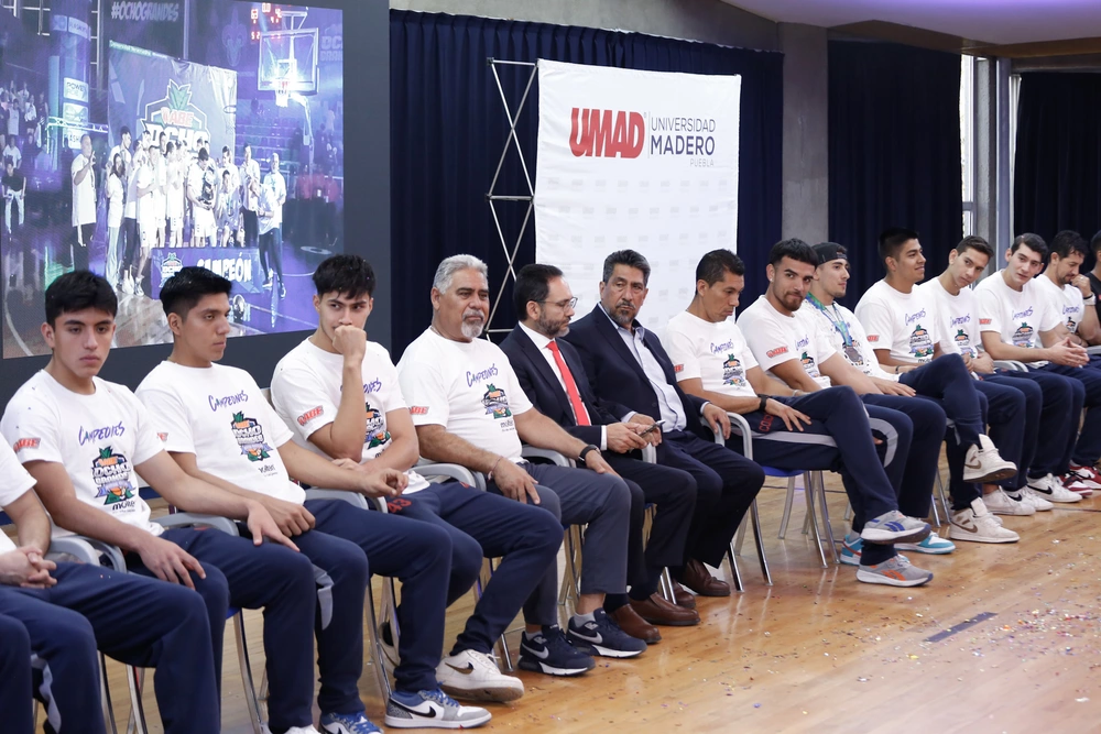 UMAD celebra a lo grande su bicampeonato en la Liga ABE