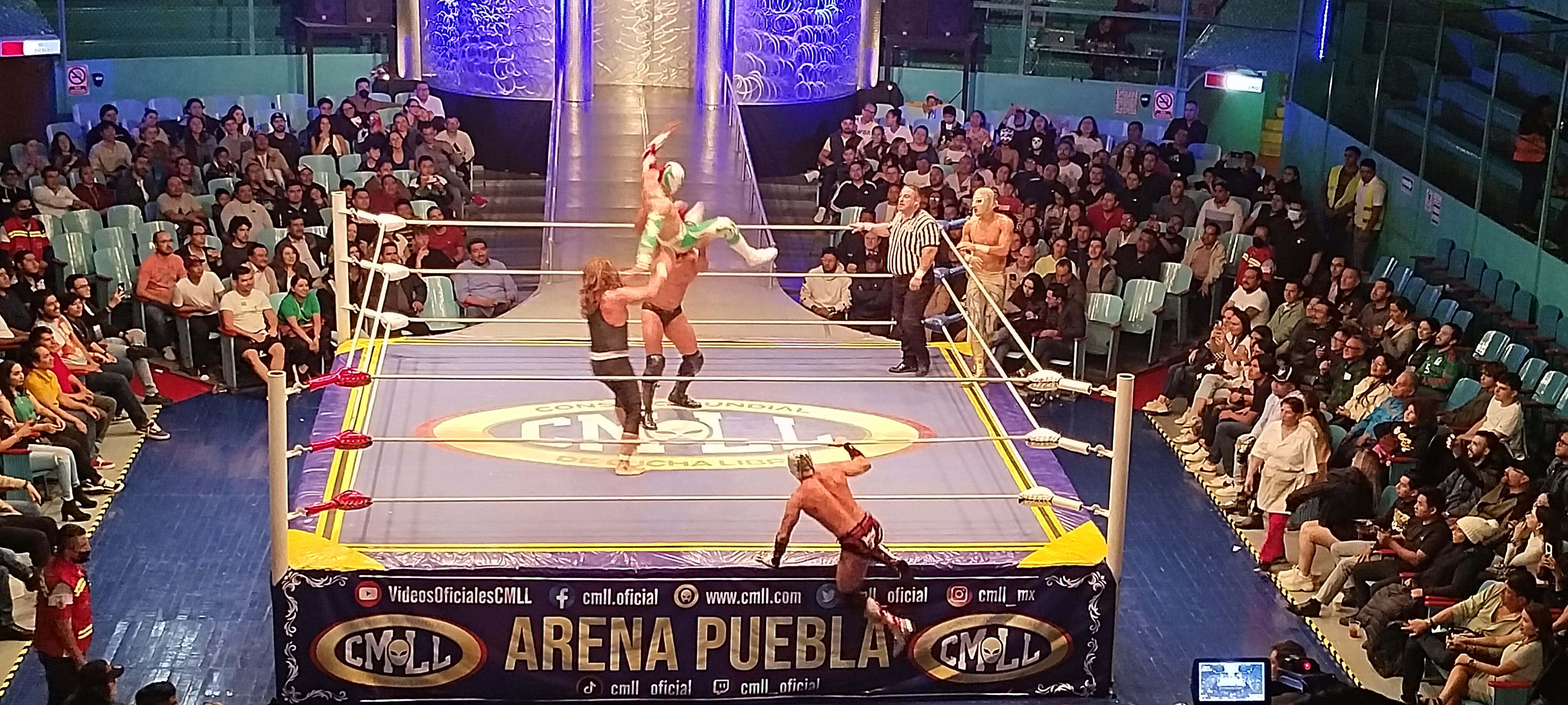 Ángel de Oro pasa sobre Volador previo a su duelo por las cabelleras