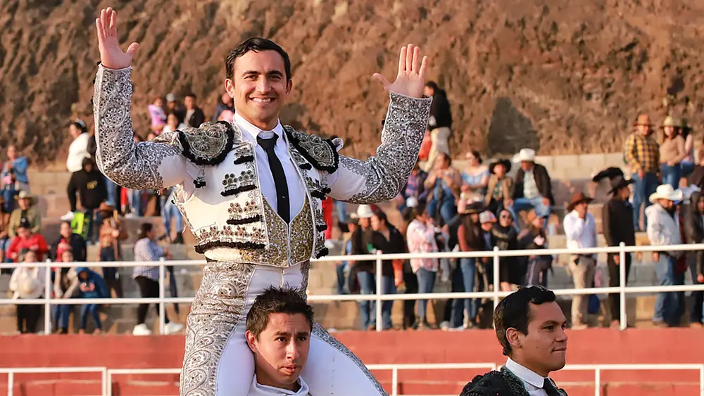 Aguilar se consagra en la Corrida de Triunfadores de Lázaro Cárdenas