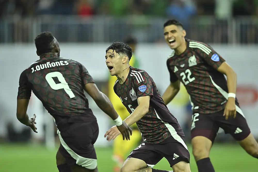 México sufre, pero gana en su debut de Copa América 2024