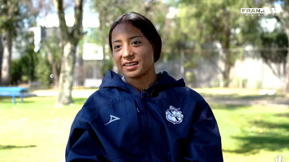 Joselyn Solís brilla en la oscuridad del Puebla Femenil