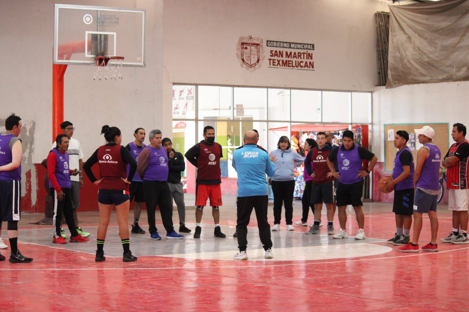 Impulsan desarrollo deportivo con clínicas de baloncesto 