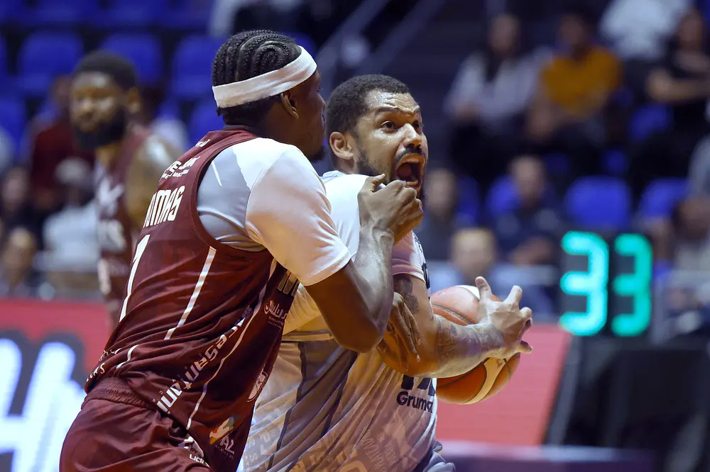 Mineros sorprende a Lobos Plateados en casa