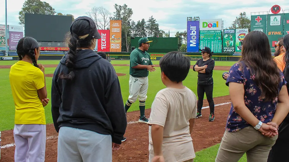 Realiza IMDP clínica deportiva con Pericos de Puebla
