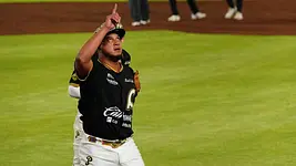    Lozano firma su mejor salida; Pericos estrenan era de Orantes