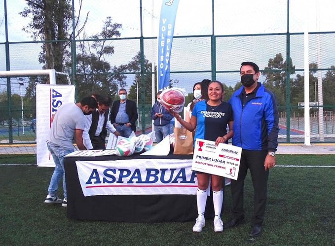 Destacan identidad universitaria en clausura deportiva de ASPABUAP