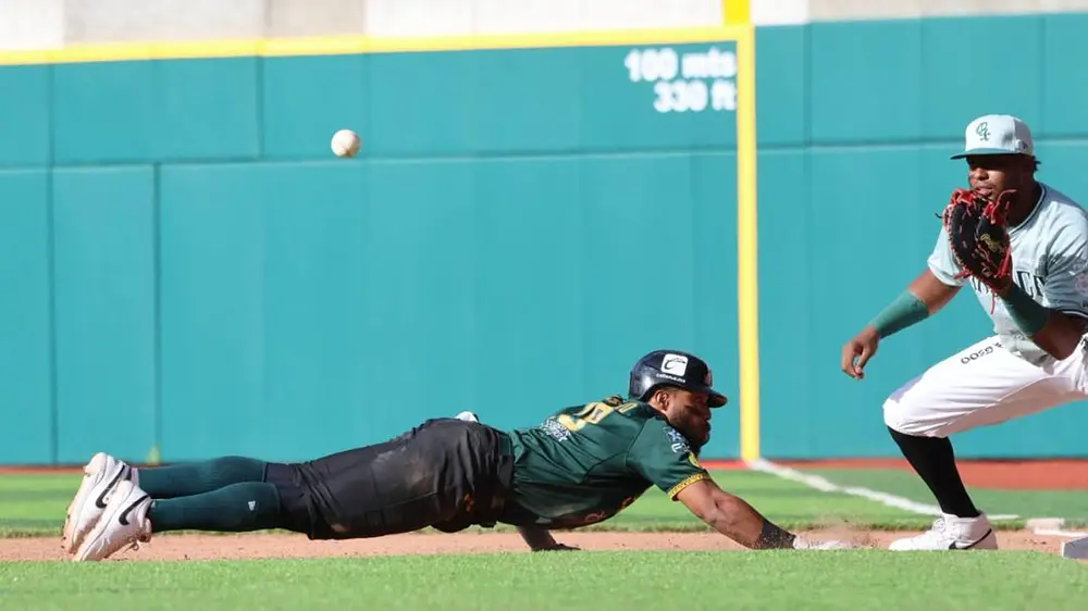 Remontada de locura de Pericos; asegura serie en Oaxaca