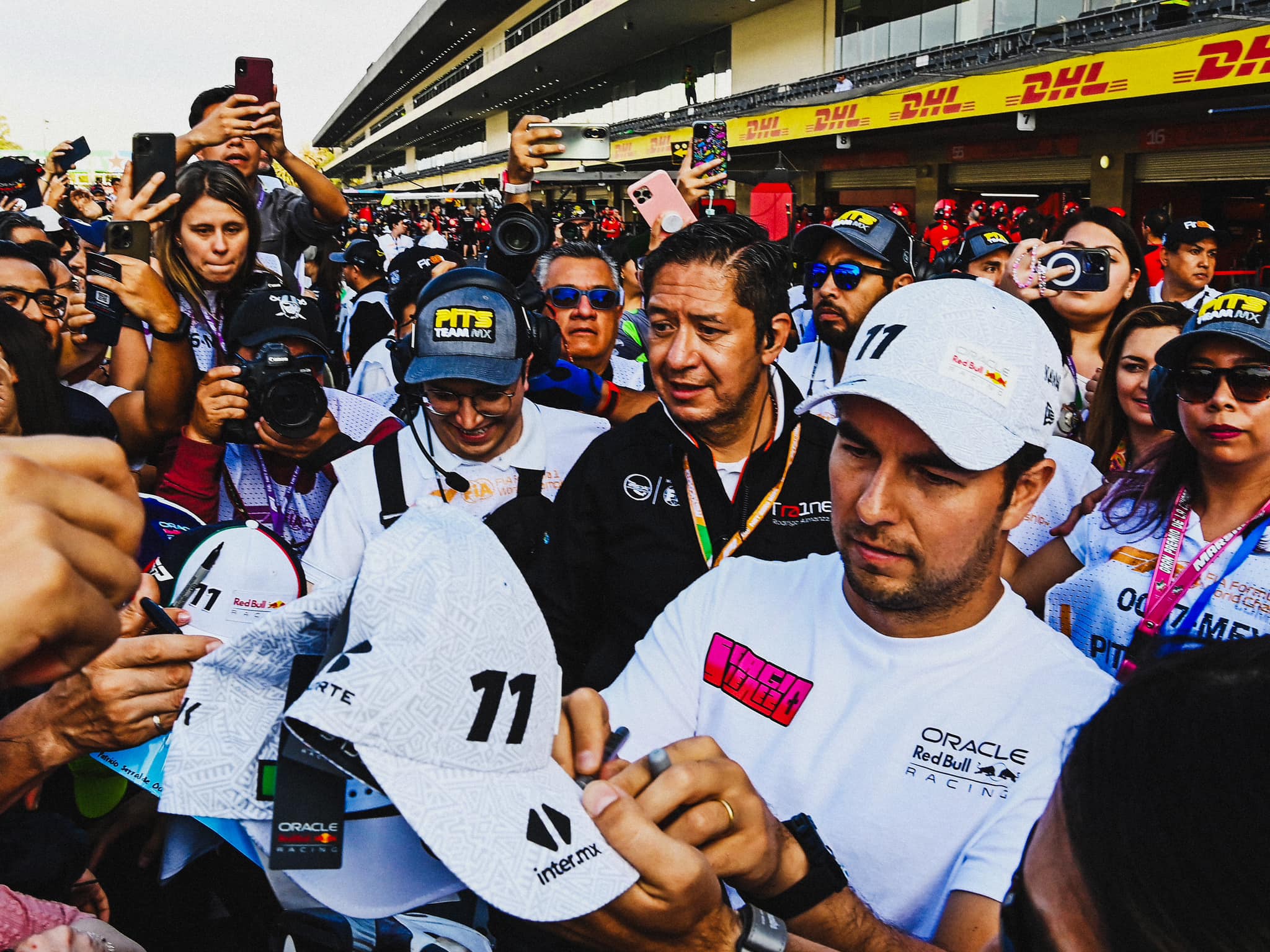 Va “Checo” Pérez por un resultado histórico en el GP de México