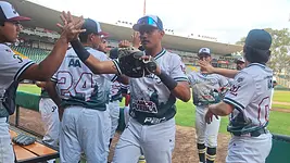 Pericos - Laguna mantiene ilusión de coronarse en Liga Metropolitana AA