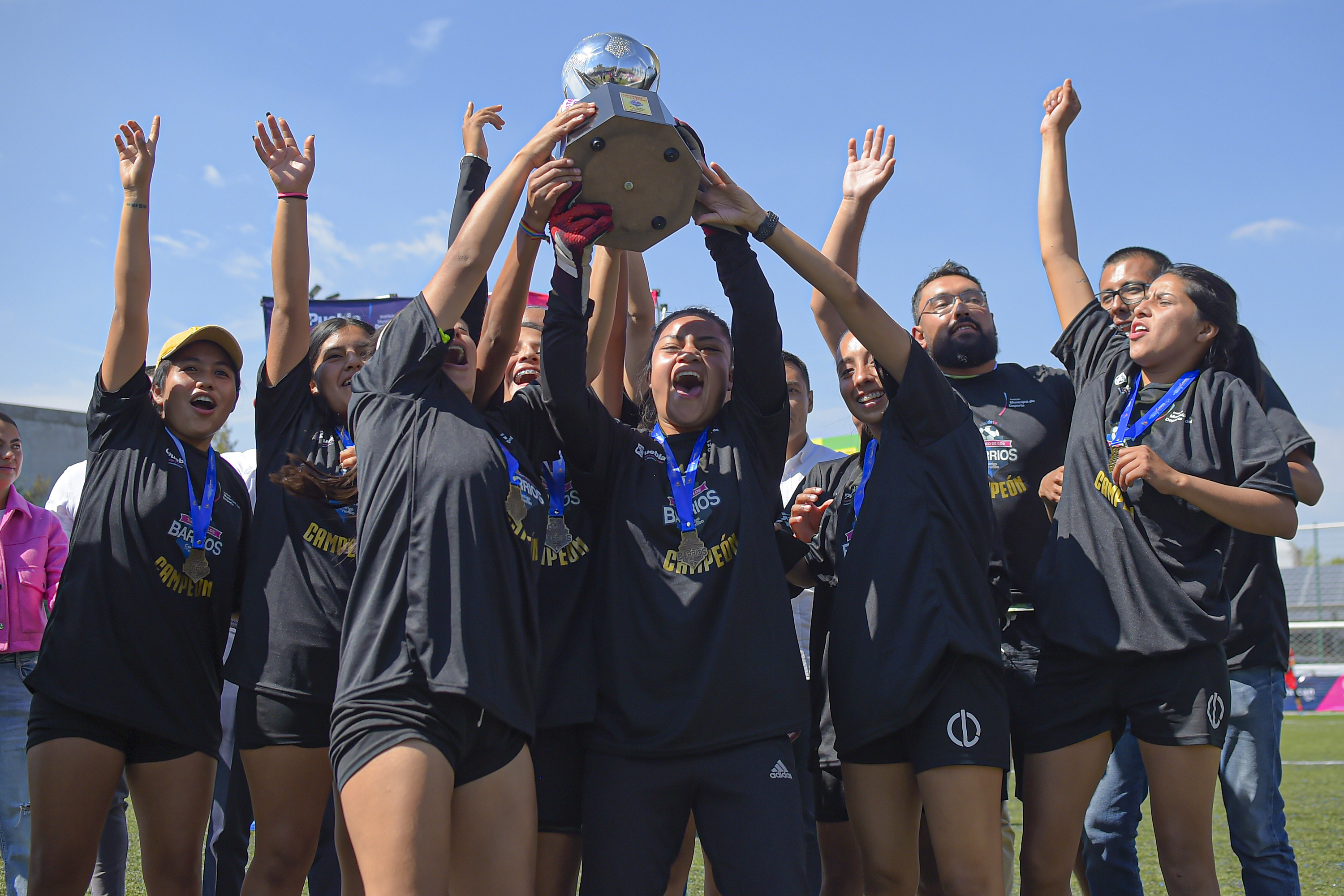 Los Olivos grita ¡campeón! en el Torneo de Barrios Femenil