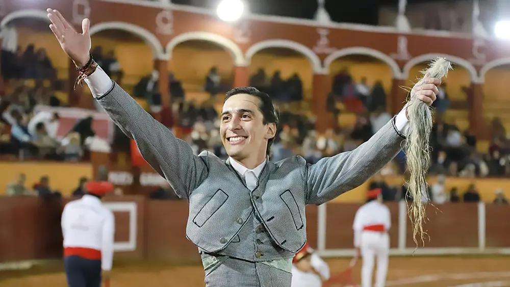 Con indulto, Polo Carvajal coronó el 5º Festival de Feria Tlaxcala