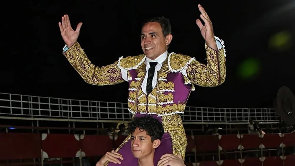En Campeche, triunfó Luigi Mercury en corrida mixta de feria