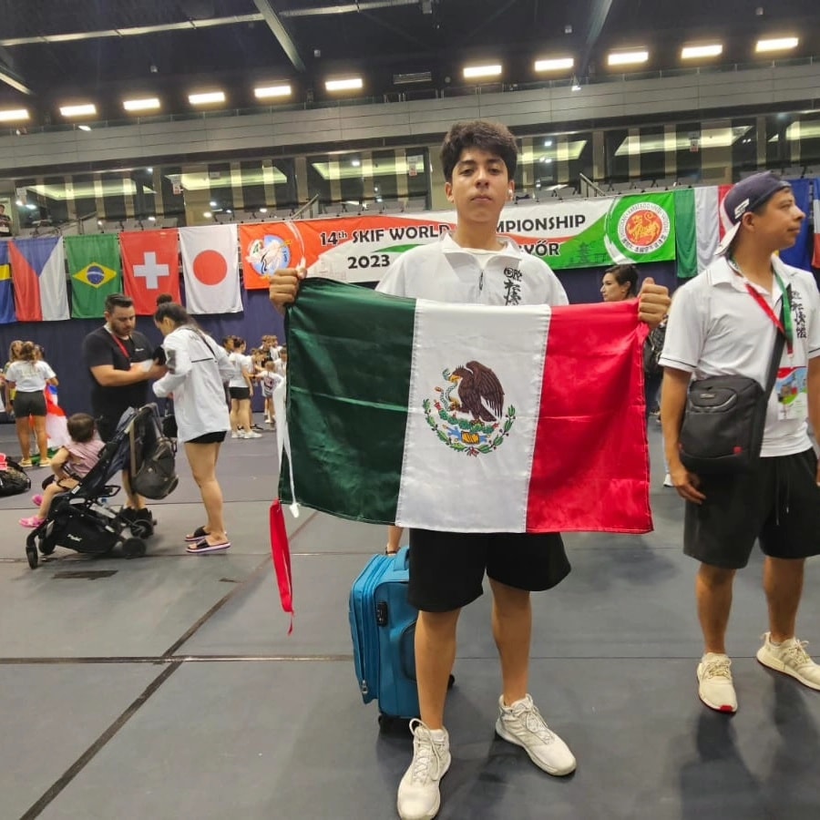 Karate BUAP destaca en Torneo Mundial de Hungría