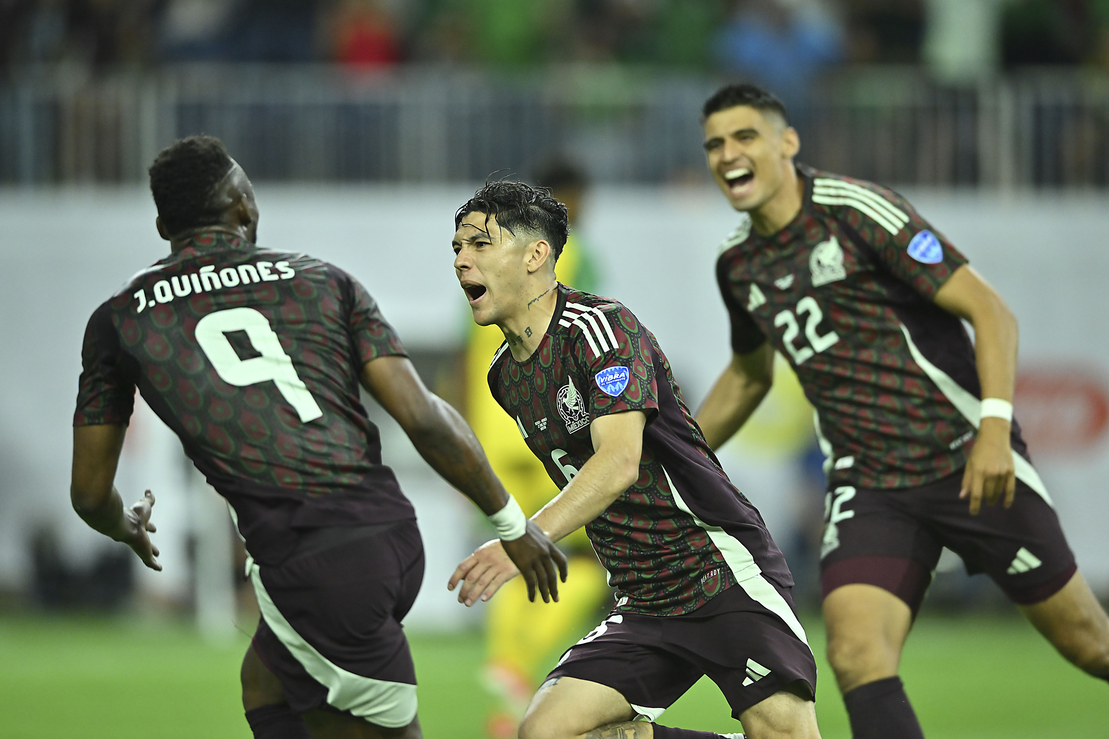 México sufre, pero gana en su debut de Copa América 2024