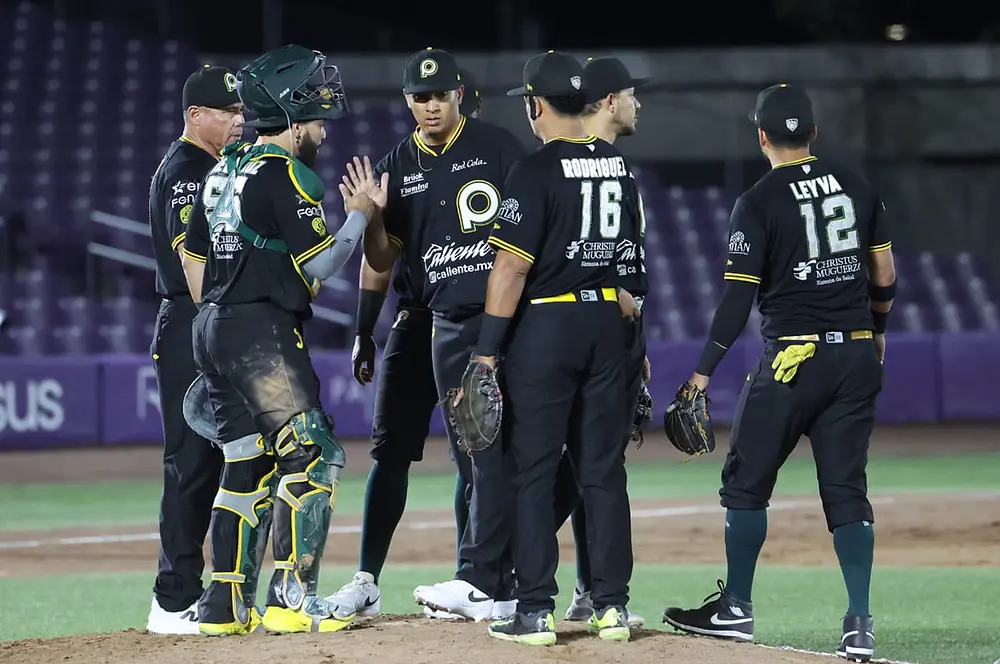 Samar Leyva “explota” con carreras para dar triunfo a Pericos