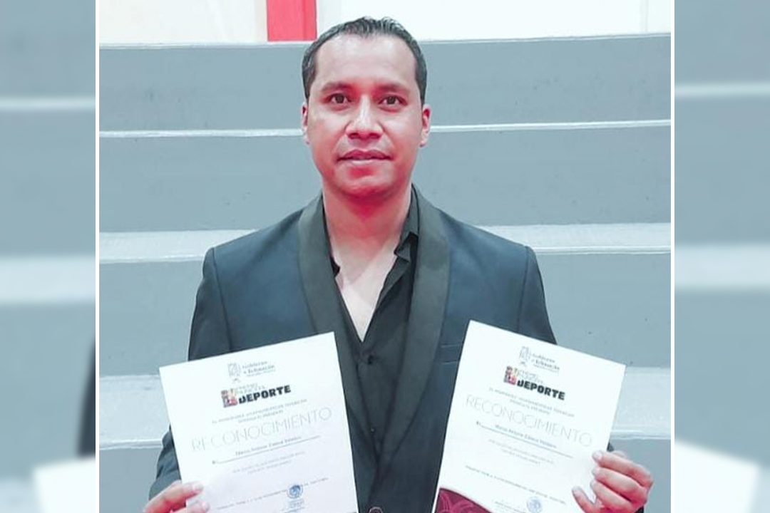 Reconocen trayectoria del coach de voleibol del Instituto Mexicano Madero