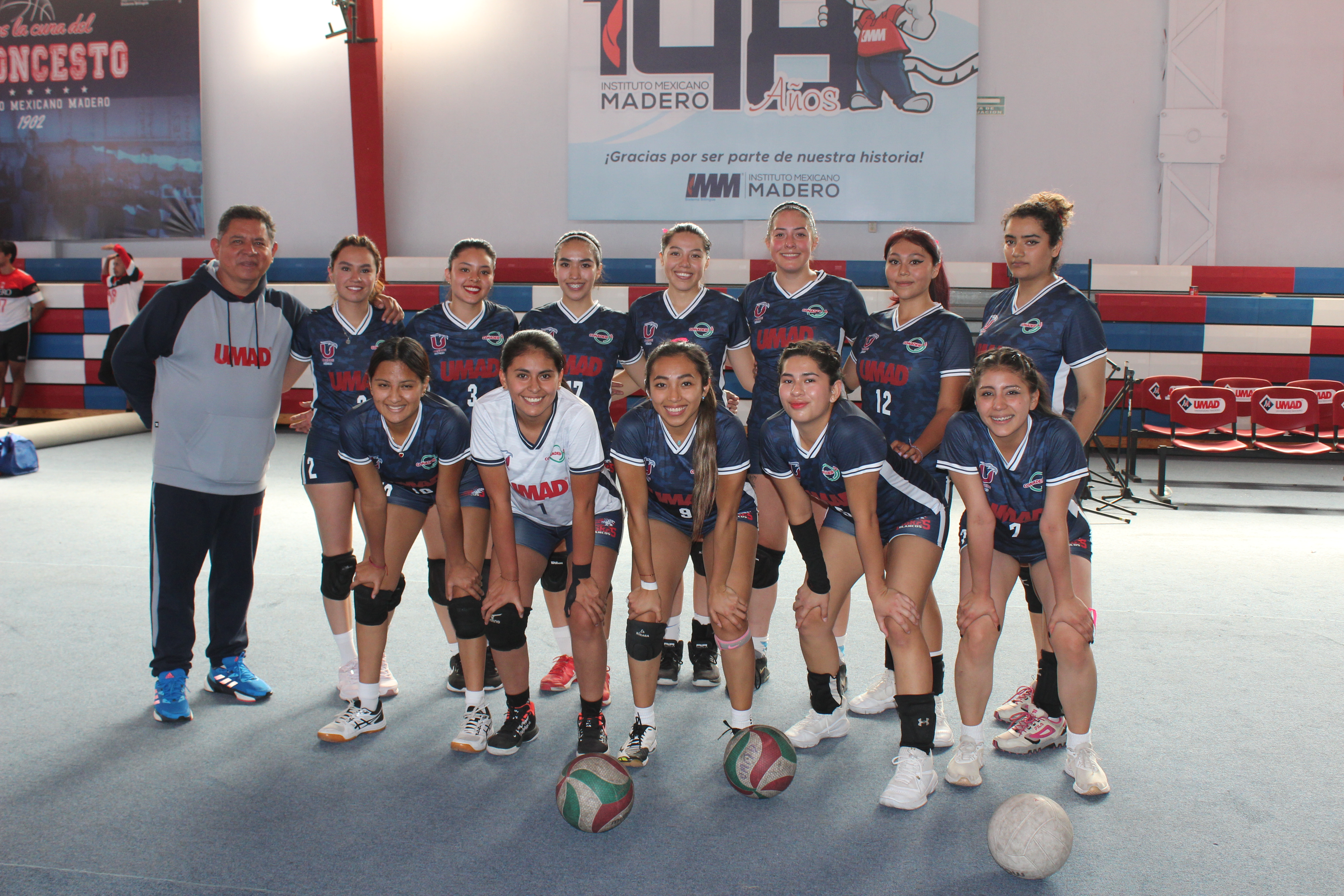 Celebra UMAD su primera Copa Tigres Blancos de voleibol