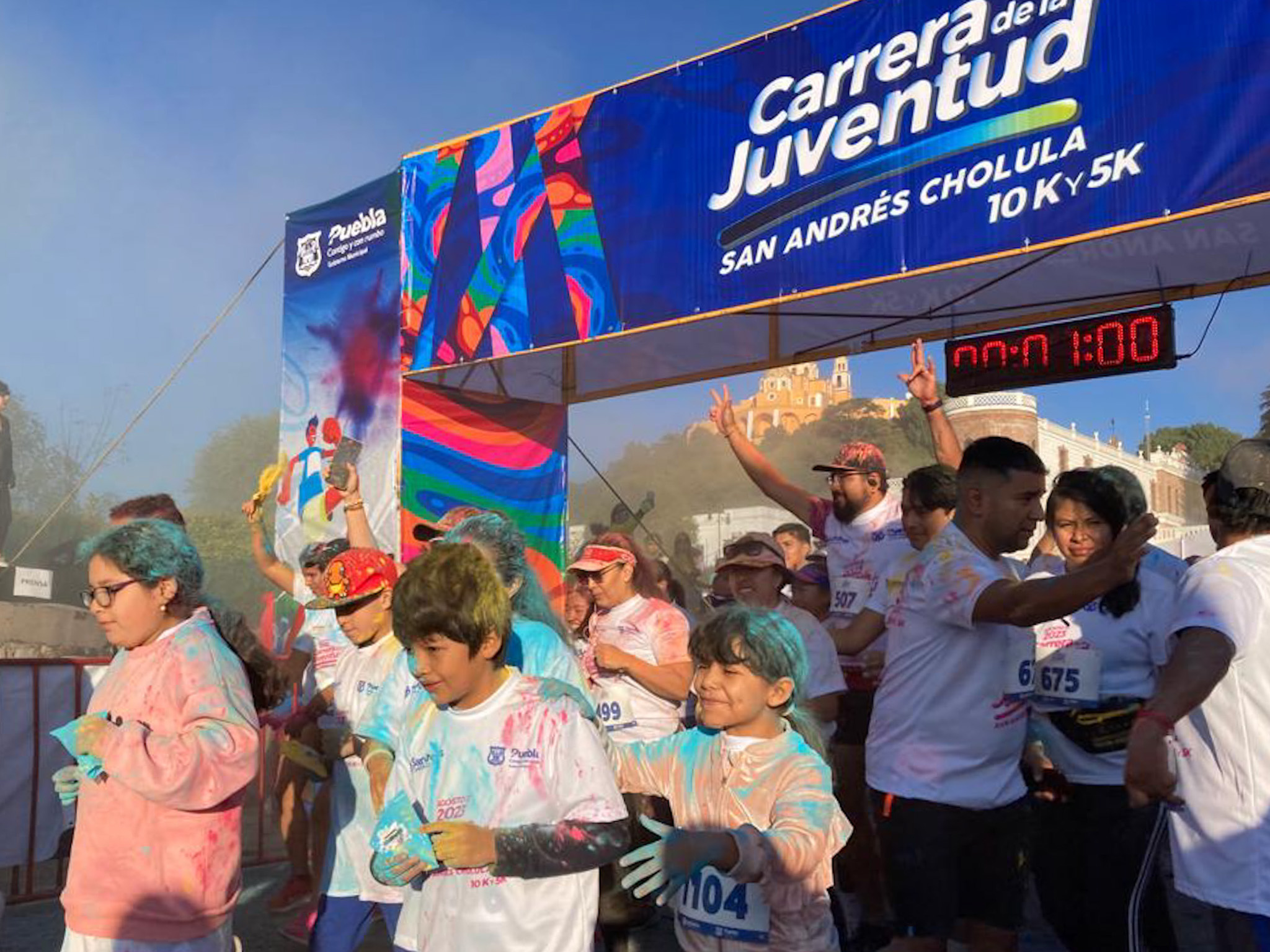 Participan más de 2 mil atletas en Carrera de la Juventud