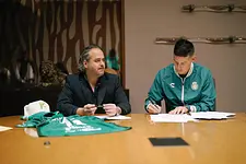 León se arma con Guardado y James Rodríguez