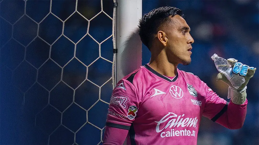 Ricardo Gutiérrez, líder de atajadas en Liga MX
