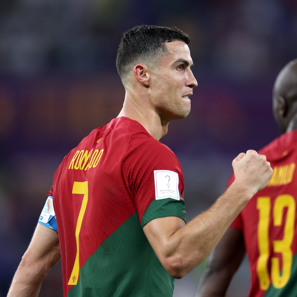 Cristiano hace historia y Portugal comienza con el pie derecho