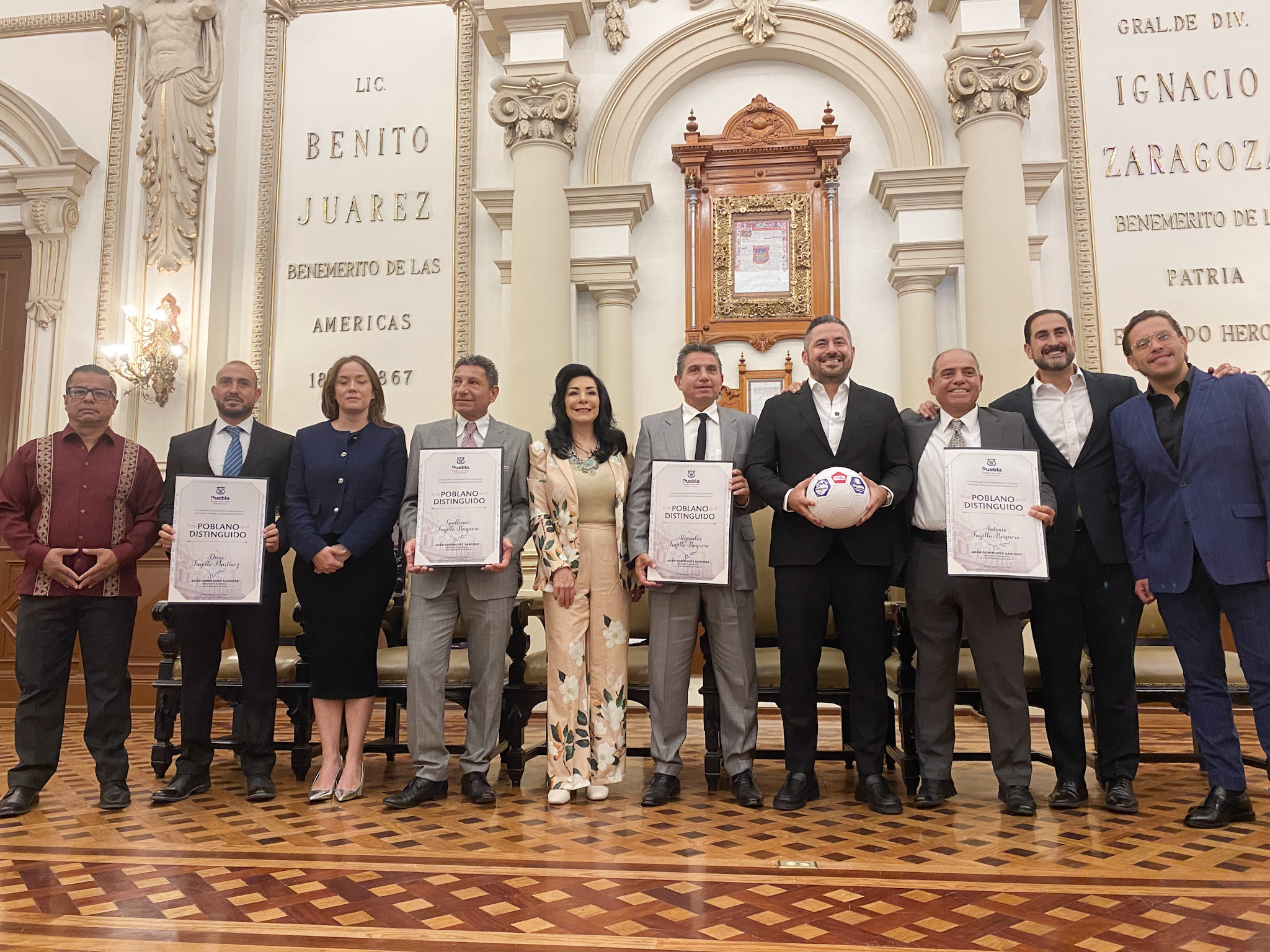 Reconoce Ayuntamiento de Puebla a familia Trujillo como “Poblanos Distinguidos”