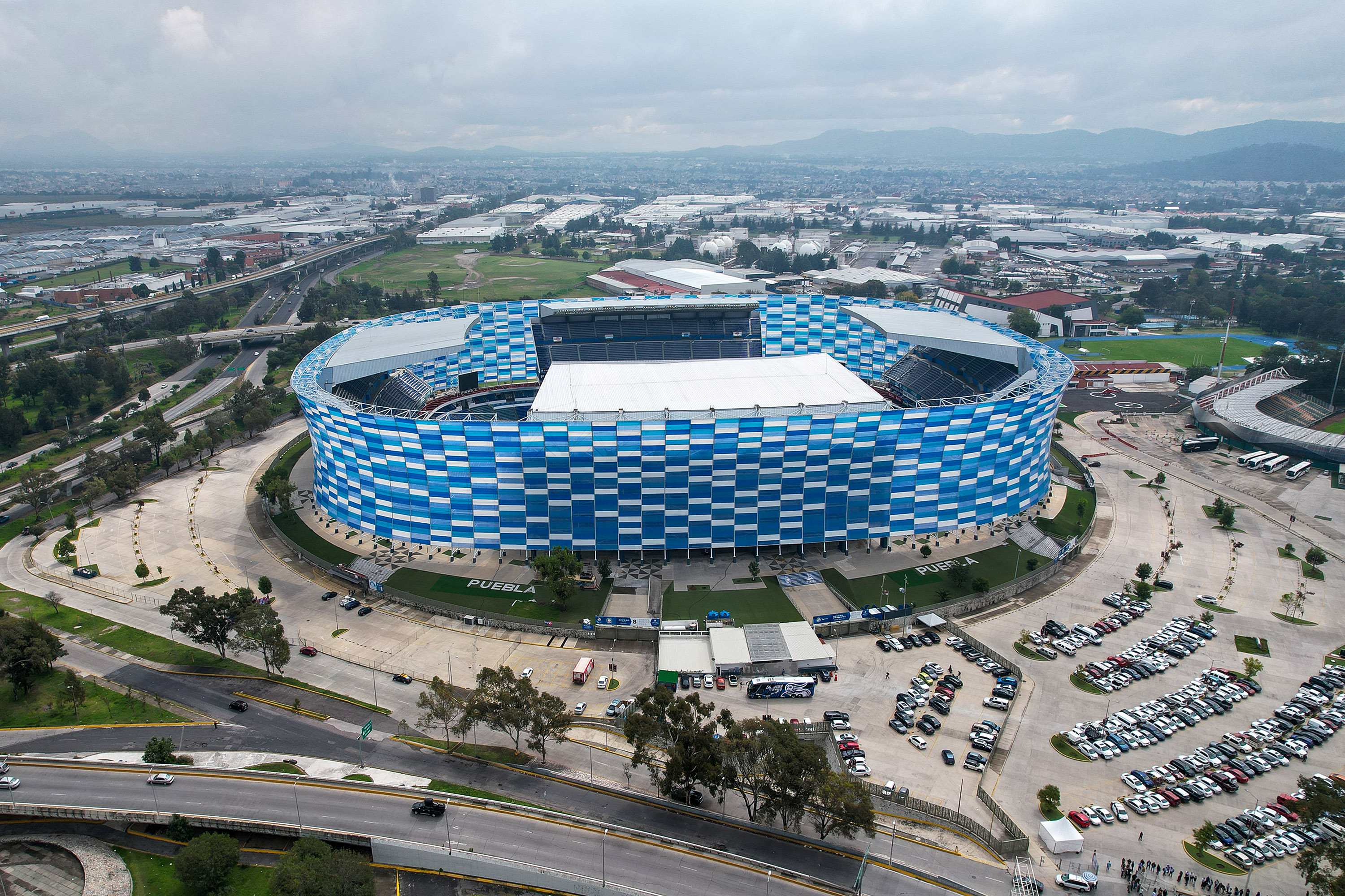Estadio Cuauhtémoc celebra momentos memorables con su 54 aniversario