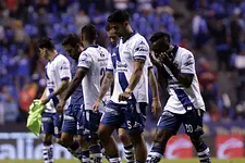 Retención de sueldos es una práctica ilegal del Club Puebla, según especialistas