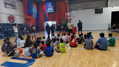 Lobos Puebla acerca el basquetbol a la Academia Halcones Inter