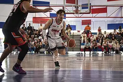 UMAD afianza liderato aplastando a Anáhuac Querétaro