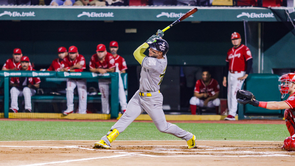 Con drama incluido, Pericos se lleva la serie ante Veracruz