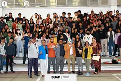 Asturiano ofrece plática a jóvenes de Prepa 2 de Octubre BUAP